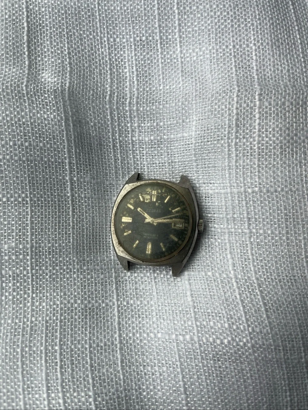 Signal Men’s Manual Mechanical Unbreakable Date Black/Silver Dial Not Working
